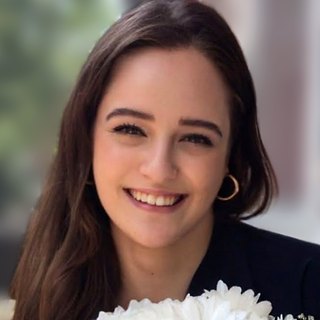 Fizyoterapist Emine Yağmur Akarçeşme
